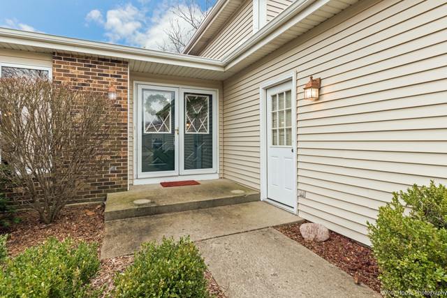 3301 W Bretons Dr, Mchenry, IL 60050 photo 3