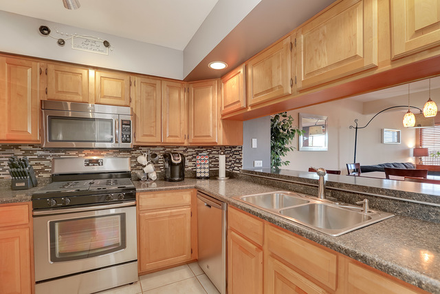 440 Cavalier Ct #E, West Dundee, IL 60118 photo 4