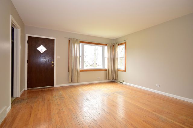 776 N Adele St, Elmhurst, IL 60126 photo 4
