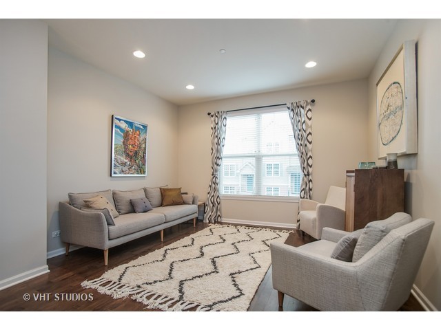 1239 Willow Ave, Des Plaines, IL 60016 photo 2