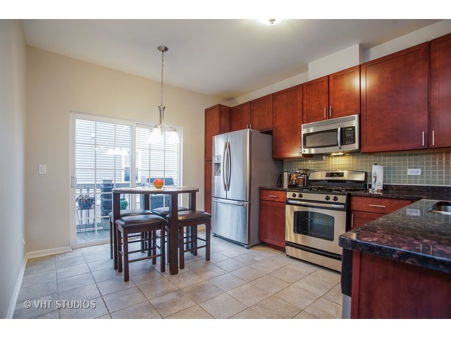 1239 Willow Ave, Des Plaines, IL 60016 photo 3