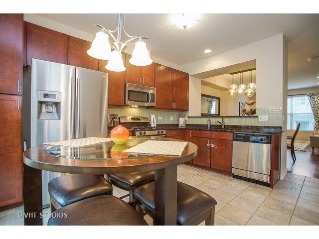 1239 Willow Ave, Des Plaines, IL 60016 photo 4