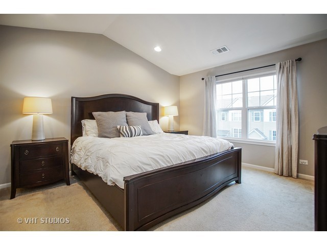 1239 Willow Ave, Des Plaines, IL 60016 photo 8