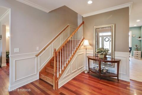 995 Vineyard Dr, Gurnee, IL 60031 photo 2