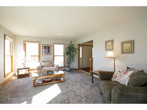 311 Fieldcrest Dr, Algonquin, IL 60102 photo 3