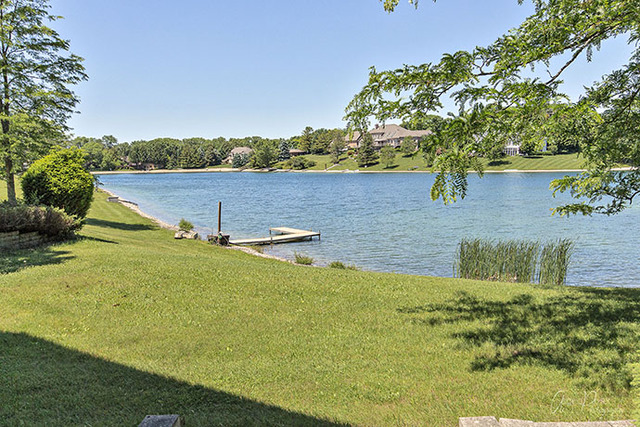 306 Weston Ct, Mchenry, IL 60051 photo 5
