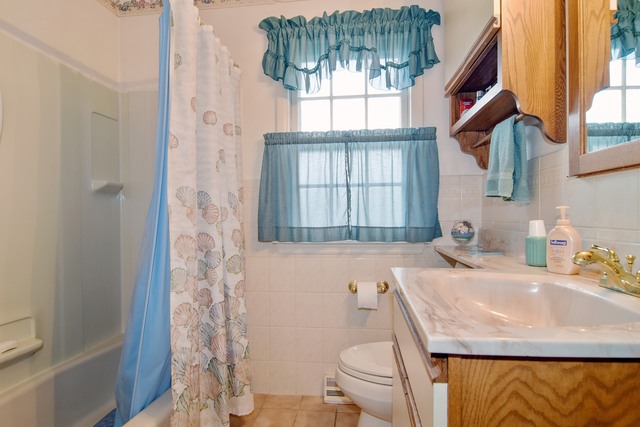 902 E Maple St, Lombard, IL 60148 photo 8