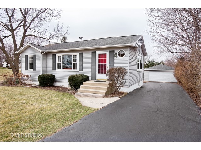 4 Echo Hill Rd, Oakwood Hills, IL 60013 photo 1