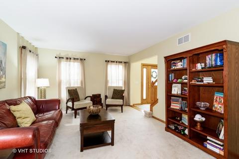 1622 Mccormack Dr, Hoffman Estates, IL 60169 photo 4