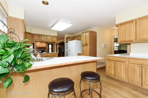 1622 Mccormack Dr, Hoffman Estates, IL 60169 photo 8
