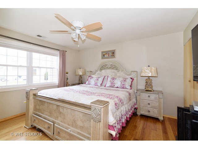 1226 Oboe Ct, Wheeling, IL 60090 photo 7