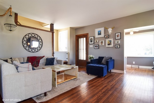403 S Hale St, Wheaton, IL 60187 photo 2