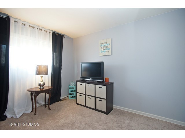 425 Northview Ln, Hoffman Estates, IL 60169 photo 7