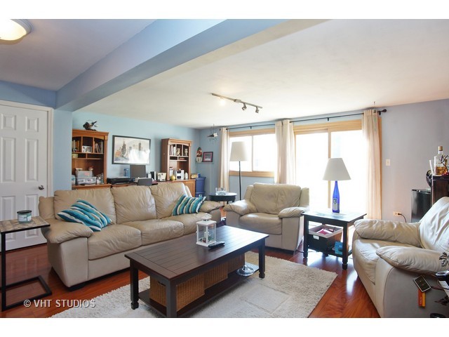 425 Northview Ln, Hoffman Estates, IL 60169 photo 5