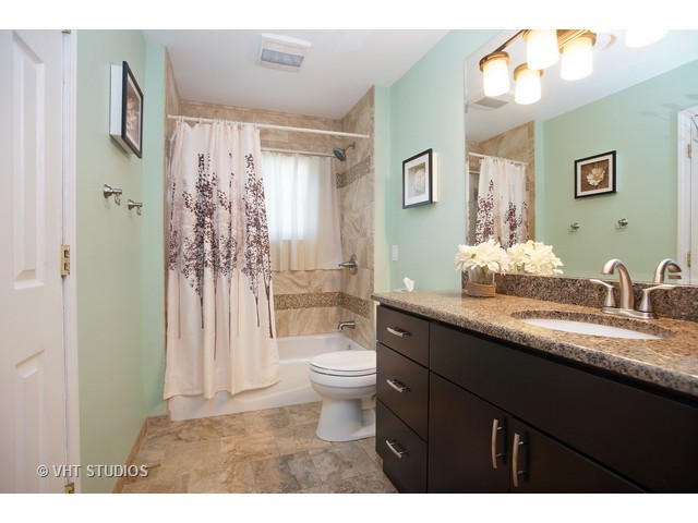 425 Northview Ln, Hoffman Estates, IL 60169 photo 9