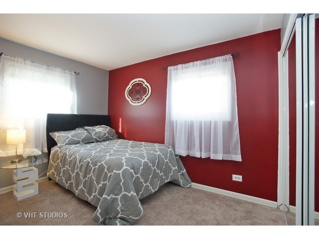 425 Northview Ln, Hoffman Estates, IL 60169 photo 8