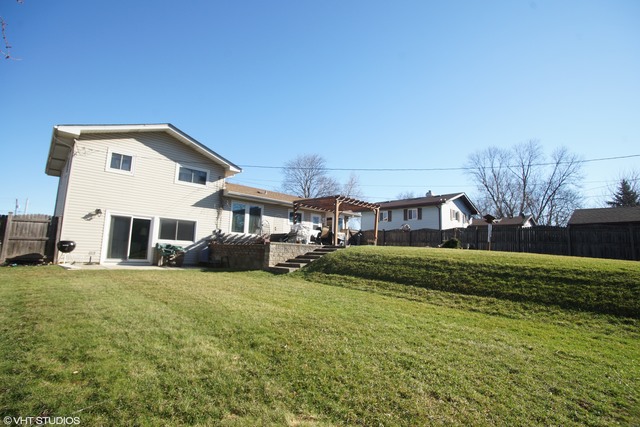 425 Northview Ln, Hoffman Estates, IL 60169 photo 12