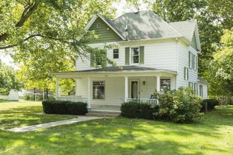 301 S Jackson St, Philo, IL 61864 photo 1