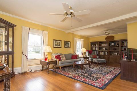 301 S Jackson St, Philo, IL 61864 photo 3