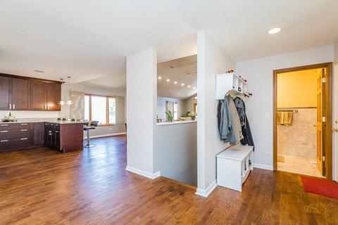 401 Pershing Ave, Wheaton, IL 60189 photo 2
