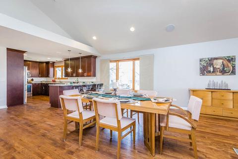 401 Pershing Ave, Wheaton, IL 60189 photo 3