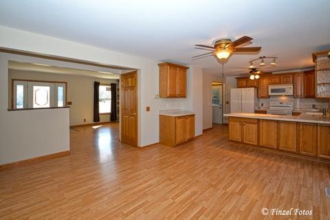 736 Maple St, Marengo, IL 60152 photo 4