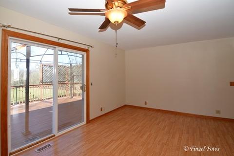736 Maple St, Marengo, IL 60152 photo 8