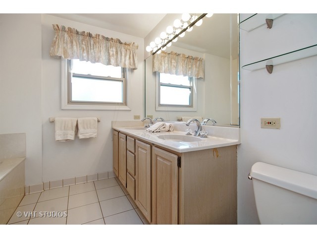 3501 Teal Ct, Rolling Meadows, IL 60008 photo 9