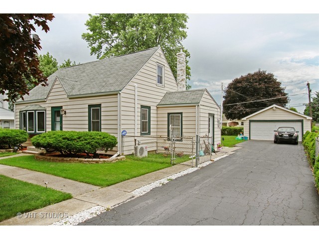 8547 Mcvicker Ave, Burbank, IL 60459 photo 1