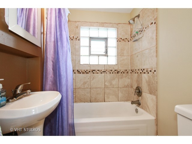 8547 Mcvicker Ave, Burbank, IL 60459 photo 9