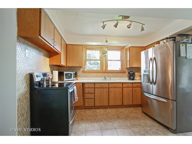 8547 Mcvicker Ave, Burbank, IL 60459 photo 3