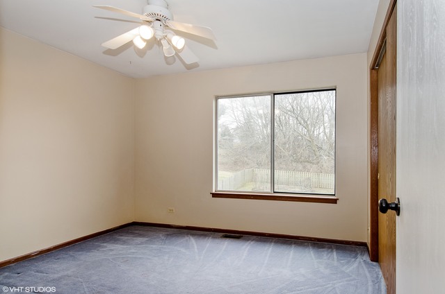 411 Old Oak Cir, Algonquin, IL 60102 photo 10