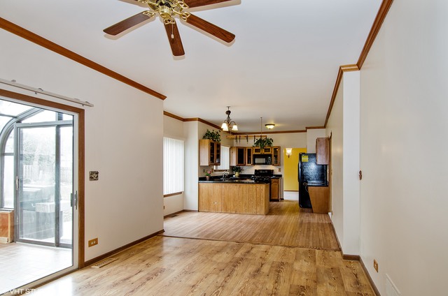 411 Old Oak Cir, Algonquin, IL 60102 photo 4