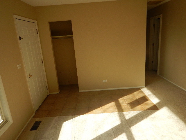 272 Plainview Dr, Bolingbrook, IL 60440 photo 3