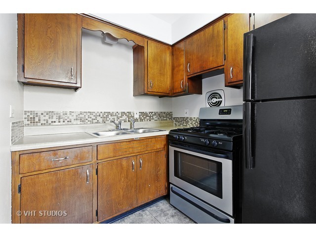 423 W Stone Ave, Addison, IL 60101 photo 10