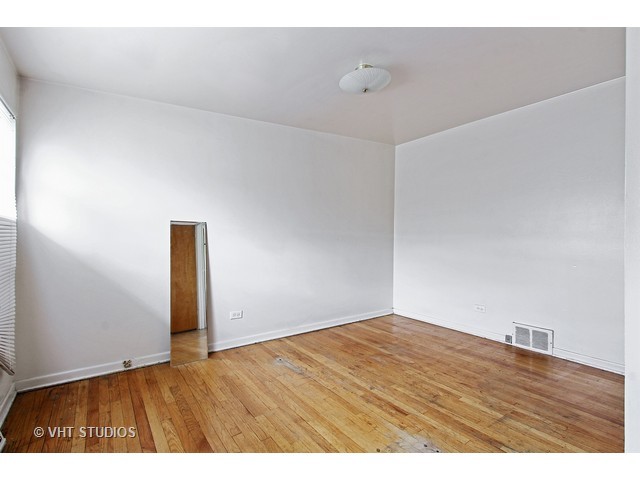 423 W Stone Ave, Addison, IL 60101 photo 5