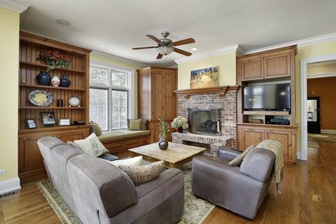75 Park Ln, Golf, IL 60029 photo 10