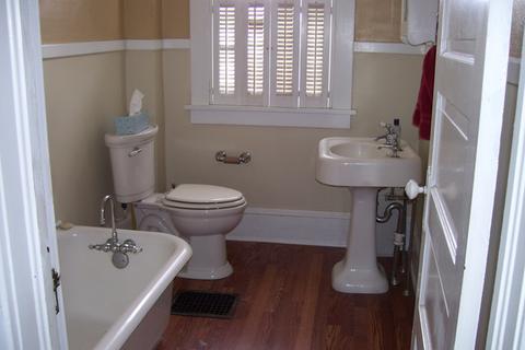 205 E High St N, Monticello, IL 61856 photo 8