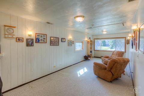 20 Pleasant St, Hoffman Estates, IL 60169 photo 9