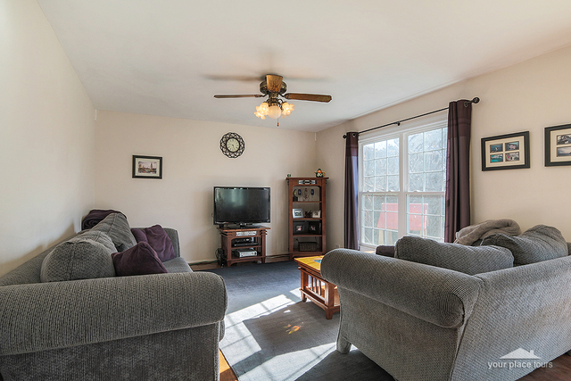 3233 Gresham Ln E, Aurora, IL 60504 photo 10