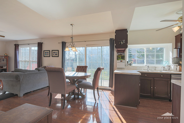 3233 Gresham Ln E, Aurora, IL 60504 photo 4
