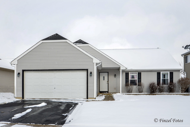 809 Joanne Ln, Harvard, IL 60033 photo 1
