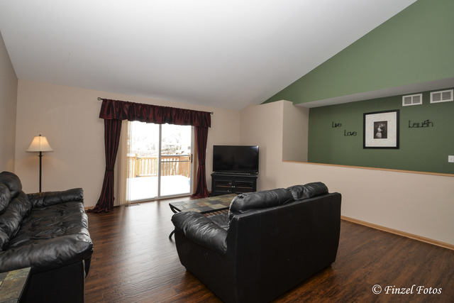 809 Joanne Ln, Harvard, IL 60033 photo 5