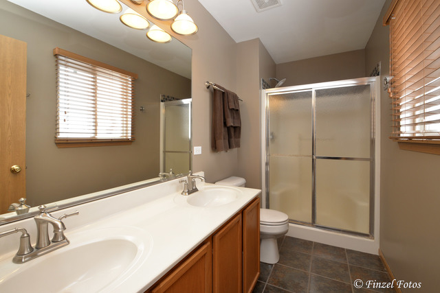 809 Joanne Ln, Harvard, IL 60033 photo 9