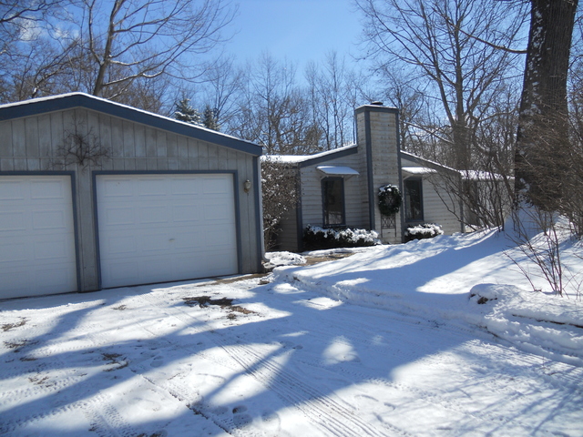 28415 Highview Rd, Mchenry, IL 60051 photo 2