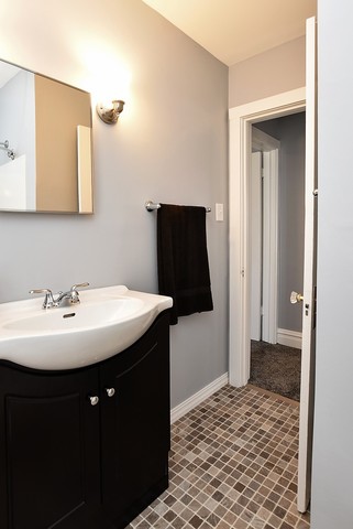 136 E Oak St, Villa Park, IL 60181 photo 12