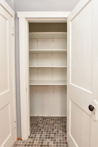 136 E Oak St, Villa Park, IL 60181 photo 8