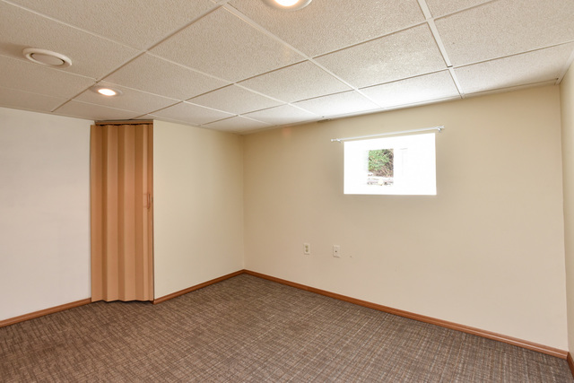 136 E Oak St, Villa Park, IL 60181 photo 15