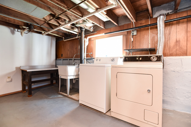 136 E Oak St, Villa Park, IL 60181 photo 16