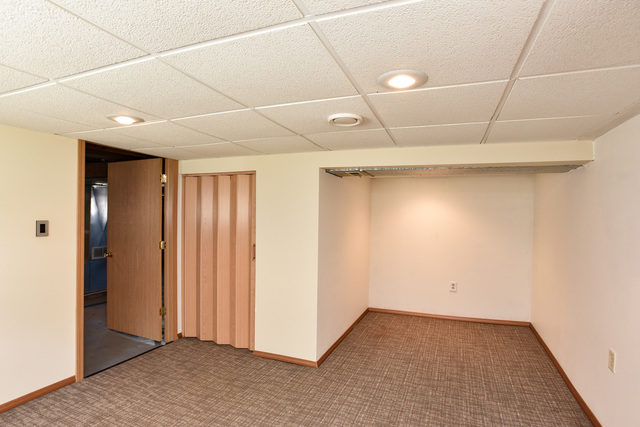136 E Oak St, Villa Park, IL 60181 photo 14